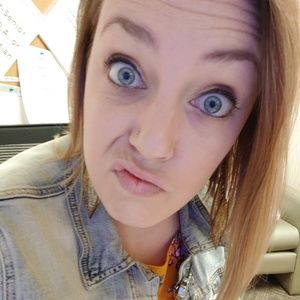 Meet your Posher, Alyssa